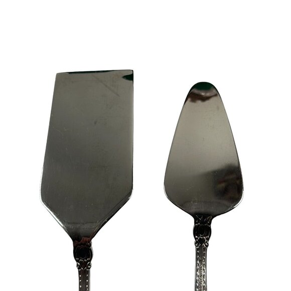 Reed & Barton GWYNETH Stainless Steel Pie Server and Lasagna Server Set of 2 - Picture 5 of 9